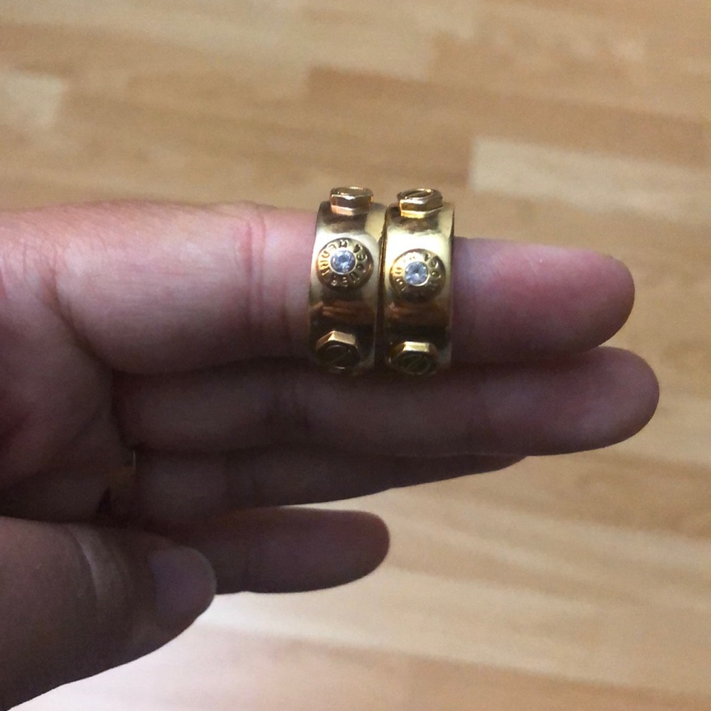 Henri Bendel gold rings